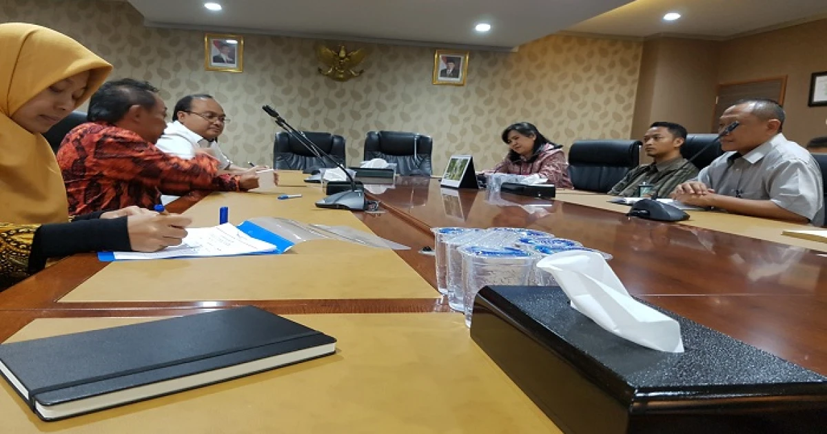 News And Event The Contract Signing between PT PLN (Persero) Unit Induk Pembangunan Interkoneksi Sumatera Jawa and Lemtek UI 2 20160802_133415