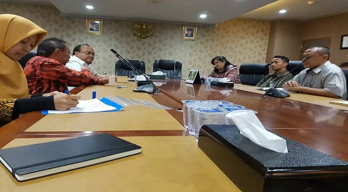 The Contract Signing between PT PLN (Persero) Unit Induk Pembangunan ...