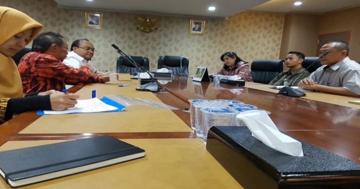 News And Events The Contract Signing between PT PLN (Persero) Unit Induk Pembangunan Interkoneksi Sumatera Jawa and Lemtek UI 2 20160802_133415_1586b_2517_110_t598_25