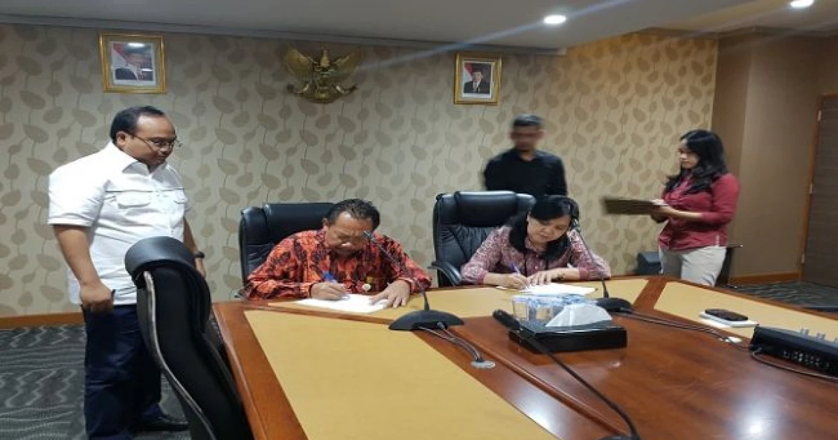 News And Events The Contract Signing between PT PLN (Persero) Unit Induk Pembangunan Interkoneksi Sumatera Jawa and Lemtek UI 1 20160802_134130_42622_2517_109_t598_25