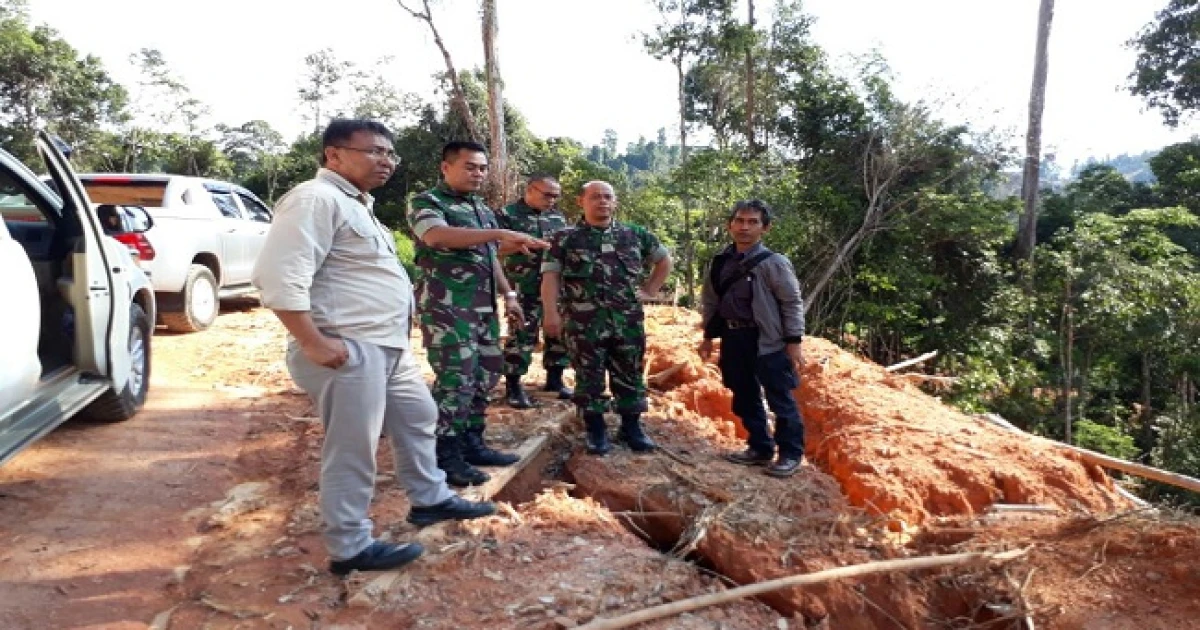 News And Events Construction Supervision of Indonesia-Malaysia Border Patrol Inspection Road 1 img_20170728_wa0003